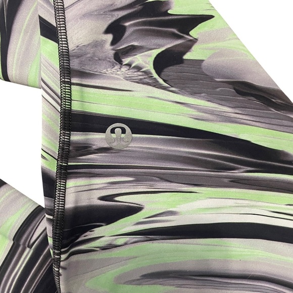 Lululemon Base Pace High-Rise Running Tight 25" Paint Glide Warp Black Size 6 - Picture 6 of 9